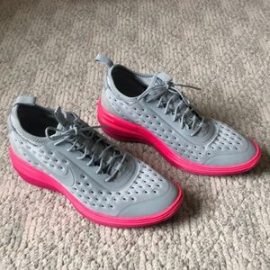 Nike shows with wedge